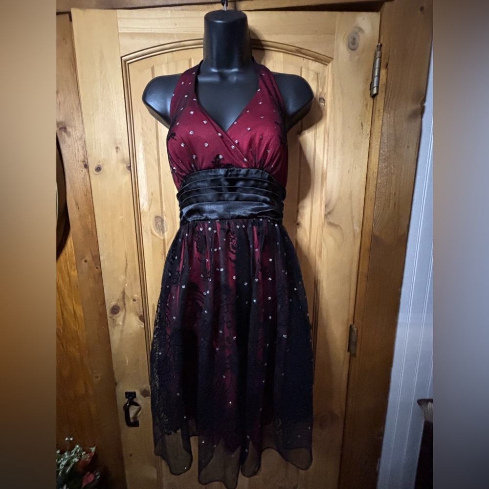 Ruby Rox Elegant Burgundy and Black Backless Dress